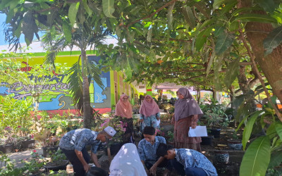 Di Akhir Masa Jabatannya, Kepala MTsN 9 Tanah Datar Dra. Hj. Syafniati Terus Berbenah Membangun Madrasah Lebih Baik