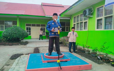 Meneladani  Perjuangan Para Pahlawan,MTsN 9 Tanah Datar Gelar Upacara  Hari Pahlawan 10 November 2025