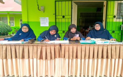 Guru Piket Jadi Garda Terdepan Kelancaran PBM MTsN 9 Tanah Datar