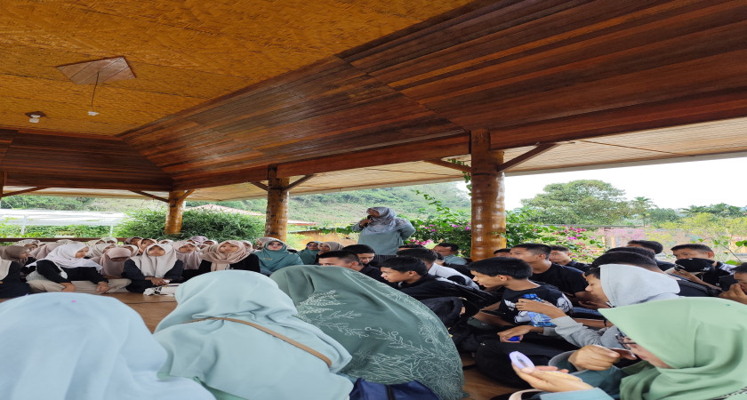 Perpisahan Kelas IX MTsN 9 Tanah Datar Berlangsung Hangat di Agro Sarilamak Payakumbuh