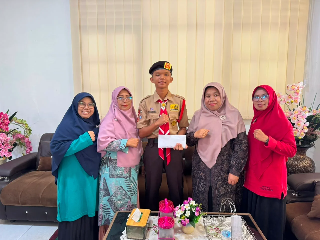 Kepala MTsN 9 Tanah Datar Lepas Siswa Terbaik Ikuti Jambore Nasional XII di Cibubur